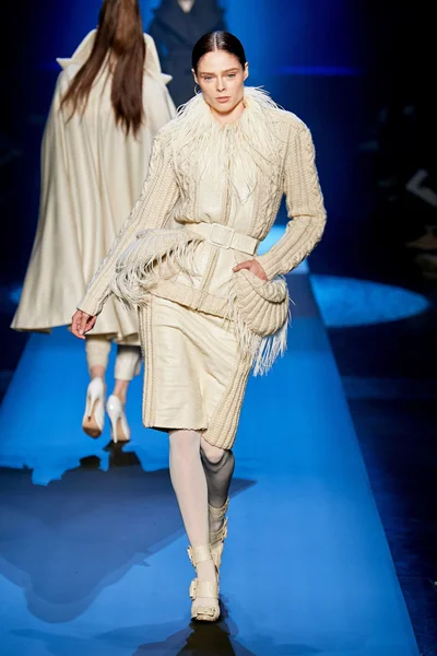 Look 9